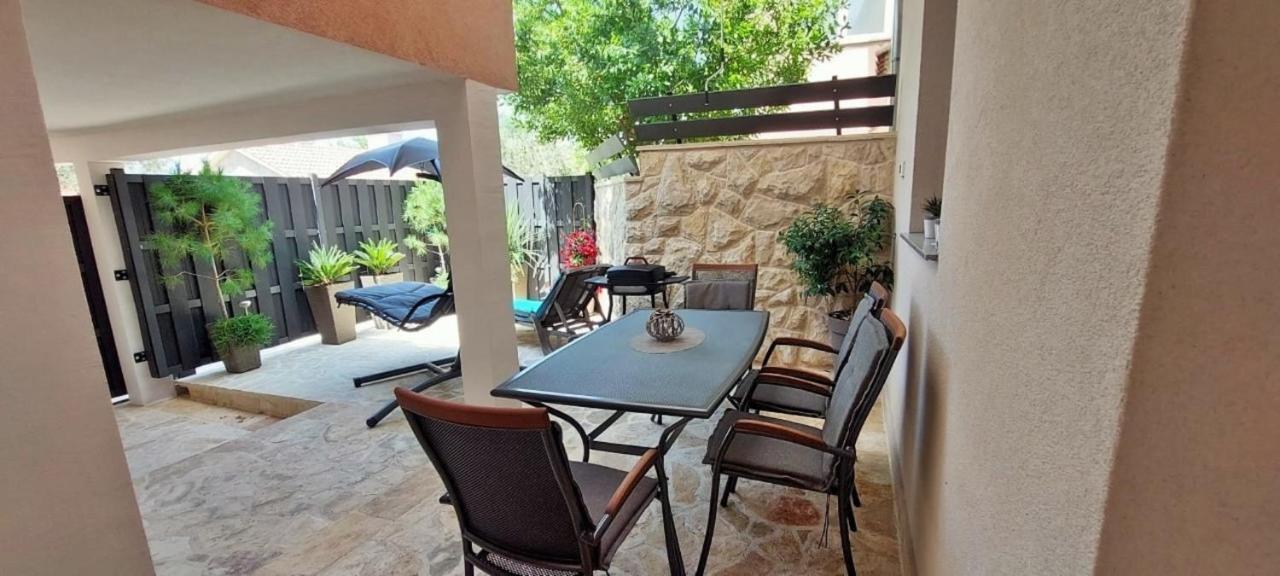 Apartment Stela - Private Terrace & Parking Zadar Luaran gambar